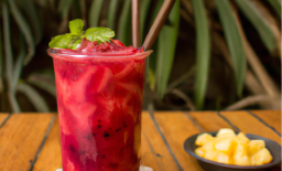 Chá Gelado de Frutas Vermelhas