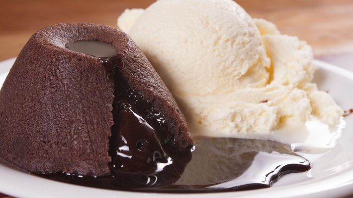 Petit Gateau de Chocolate